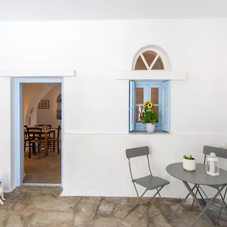 Apartment Light Blue House - Kato Kleisma *
